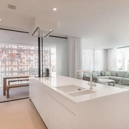 Infinity 1-1 Luxe Partial Sea View 3b *
