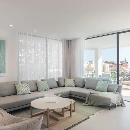 Infinity 1-1 Luxe Partial Sea View 3b *